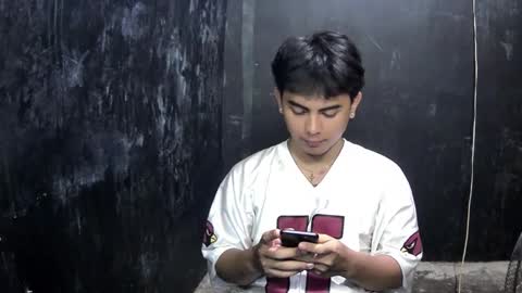 Snapshot of thehugecomeback chatting on February 19, 2025, 2:01 pm Xerxis online show from February 19, 2025, 2:01 pm