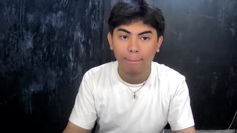 Snapshot of thehugecomeback chatting on March 1, 2025, 6:13 am Xerxis online show from March 1, 2025, 6:13 am