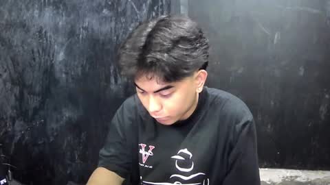 Snapshot of thehugecomeback chatting on March 12, 2025, 10:16 am Xerxis online show from March 12, 2025, 10:16 am