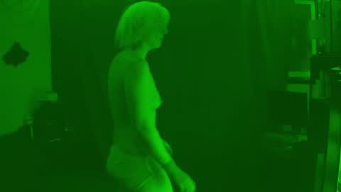 Snapshot of thehungmantis chatting on February 13, 2025, 3:07 am thehungmantis online show from February 13, 2025, 3:07 am