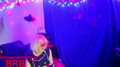 Snapshot of thehungmantis chatting on March 5, 2025, 7:17 pm thehungmantis online show from March 5, 2025, 7:17 pm