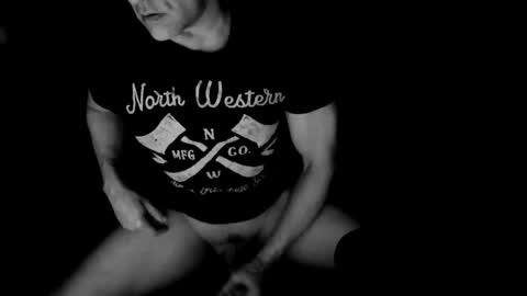 Snapshot of thehungmantis chatting on September 22, 2025, 3:47 pm thehungmantis online show from September 22, 2025, 3:47 pm