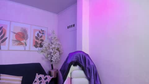 Theia  online show from March 2, 2025, 4:17 am