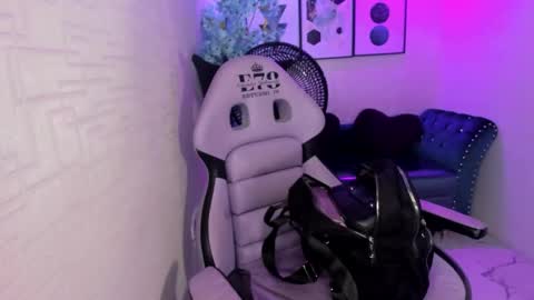 Theia  online show from October 8, 2025, 12:25 pm