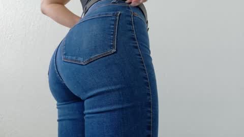 Lily Marie online show from April 8, 2026, 6:19 pm