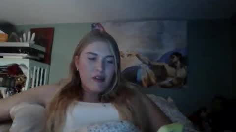 Little Bambii online show from November 26, 2025, 2:01 am