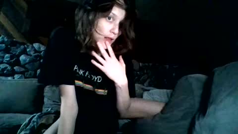 Snapshot of thelovecreep chatting on December 23, 2025, 6:11 am lovecreep online show from December 23, 2025, 6:11 am