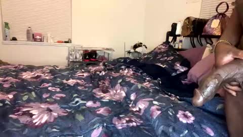 them1616 online show from April 12, 2026, 3:33 am