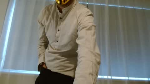 Snapshot of themaskedlondoner chatting on February 1, 2026, 11:20 am The Masked Londoner online show from February 1, 2026, 11:20 am