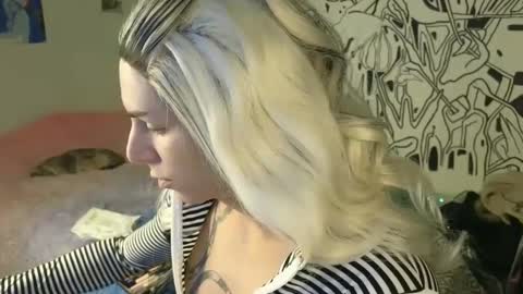 Lucy Lucy online show from September 12, 2025, 2:11 am