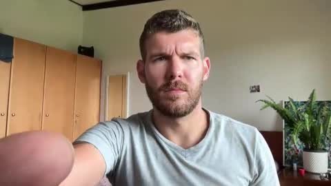 Snapshot of thenakedshaman chatting on January 10, 2026, 9:33 am TheNakedShaman online show from January 10, 2026, 9:33 am