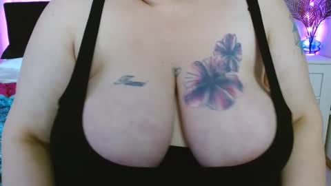 Snapshot of thenaughty1baby_2 chatting on January 16, 2025, 9:08 pm im on randomly so follow to know when im online online show from January 16, 2025, 9:08 pm