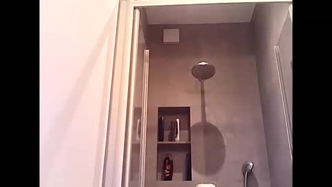 thenewdude1992 online show from October 4, 2025, 6:39 pm