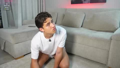 Snapshot of theohawke_ chatting on November 5, 2025, 11:05 pm THEO- MATEO online show from November 5, 2025, 11:05 pm