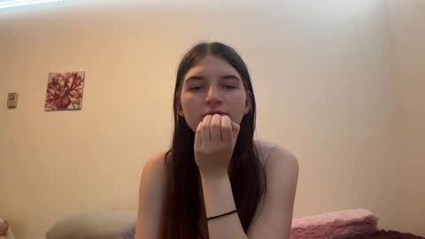 Snapshot of theonlyastrid chatting on May 27, 2026, 2:52 am Astrid online show from May 27, 2026, 2:52 am