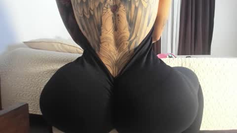 Snapshot of thepam_boobs chatting on October 15, 2025, 5:46 pm Pamela online show from October 15, 2025, 5:46 pm