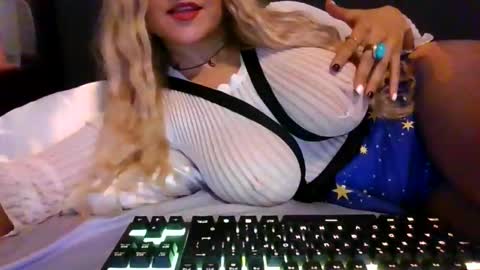 the peach princess  online show from November 10, 2025, 5:56 pm