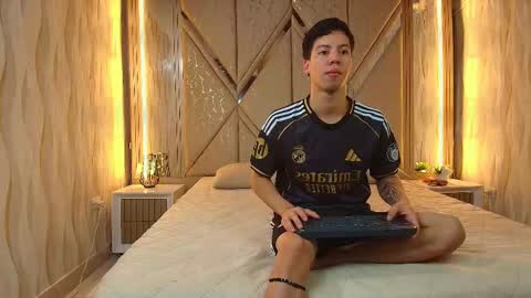 Snapshot of thepinkigirlxxx chatting on September 20, 2025, 7:26 pm NaniKimandPetter online show from September 20, 2025, 7:26 pm