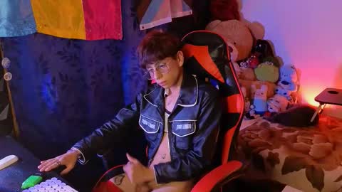 Matt independent model  online show from October 7, 2025, 10:18 pm