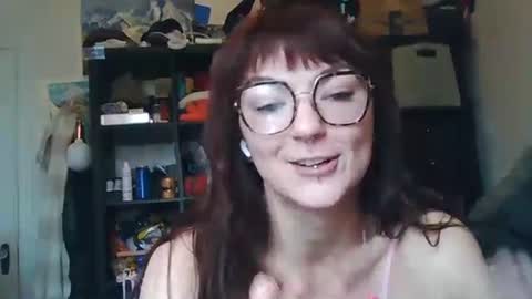 Snapshot of thesm0kinb chatting on February 9, 2026, 9:30 pm thesm0kinb online show from February 9, 2026, 9:30 pm