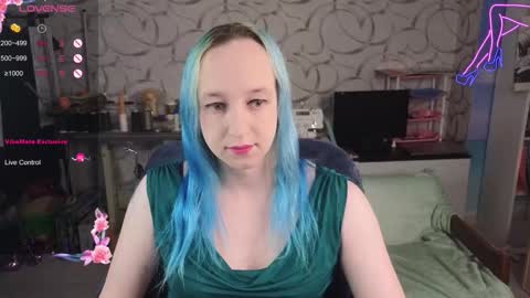 Snapshot of thetrixy chatting on September 23, 2025, 7:11 am The Great And Powerful Trixie online show from September 23, 2025, 7:11 am