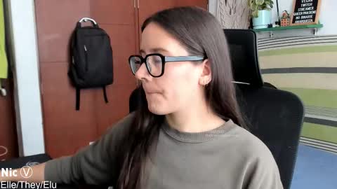 Nicole online show from February 17, 2026, 1:40 pm