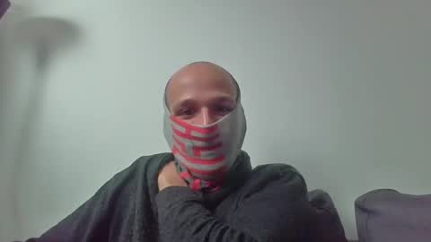 Snapshot of thetubedscarfguy chatting on February 21, 2025, 9:56 am Scarf guy online show from February 21, 2025, 9:56 am