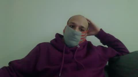 Snapshot of thetubedscarfguy chatting on February 24, 2025, 7:09 pm Scarf guy online show from February 24, 2025, 7:09 pm