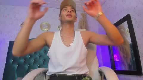 Snapshot of thiago_carlo chatting on October 14, 2025, 12:06 pm thiago online show from October 14, 2025, 12:06 pm