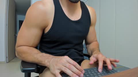 thiago_driussi online show from February 1, 2025, 11:48 pm