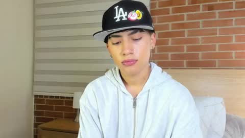 Snapshot of thiago_dv chatting on June 8, 2026, 11:49 pm Thiago online show from June 8, 2026, 11:49 pm