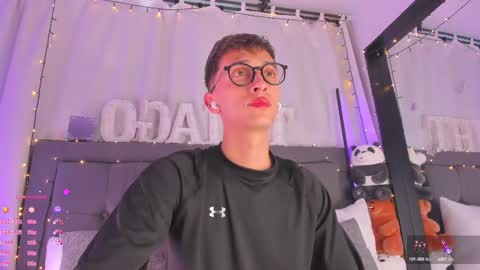 SanThiago online show from March 3, 2025, 8:54 pm