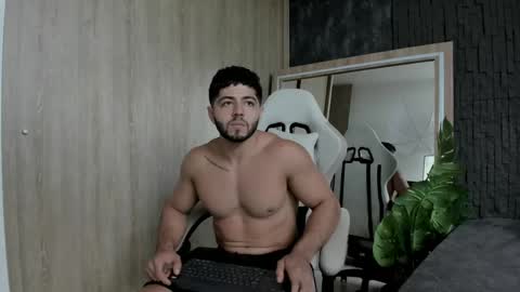 Snapshot of thiago_moretti chatting on May 26, 2026, 10:06 pm THIAGO online show from May 26, 2026, 10:06 pm