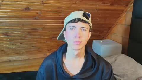 thiago_n_sam online show from November 6, 2025, 6:42 pm