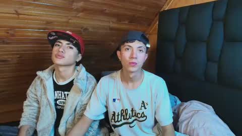 thiago_n_sam online show from November 9, 2025, 2:21 am