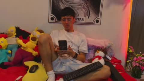 thiago_n_sam online show from December 4, 2025, 2:32 am