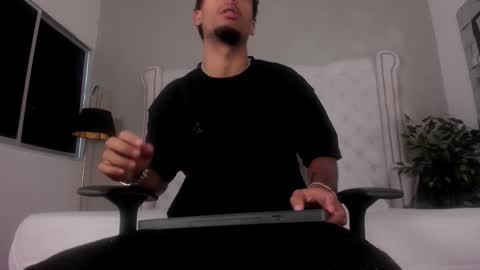 ThiagoFerreti online show from October 23, 2025, 7:34 pm