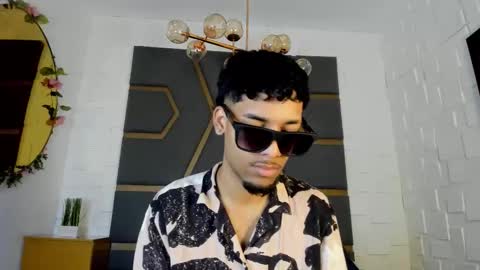 ThiagoFerreti online show from November 22, 2025, 1:54 pm