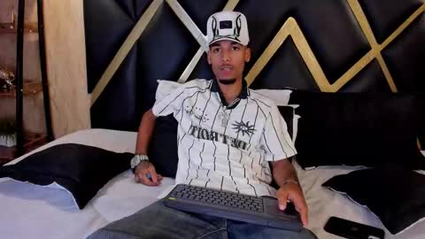 ThiagoFerreti online show from January 7, 2026, 3:31 am