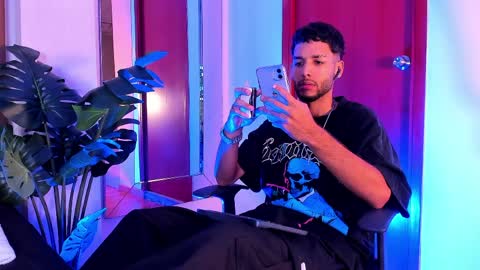 ThiagoFerreti online show from April 7, 2026, 2:01 am