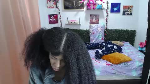 thiana_horny online show from June 5, 2026, 2:01 pm
