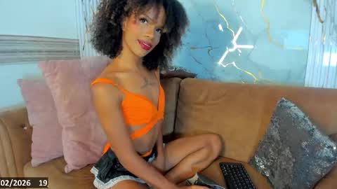 Snapshot of thiana_rogers chatting on February 19, 2026, 8:05 pm Thiana Rogers online show from February 19, 2026, 8:05 pm