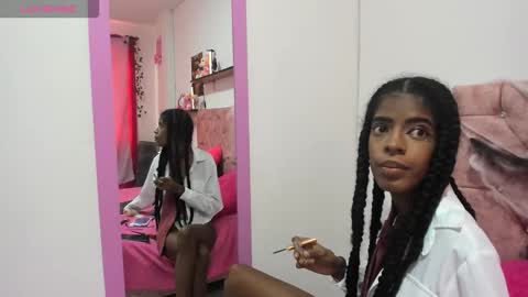 thianahorny online show from October 30, 2025, 1:12 pm