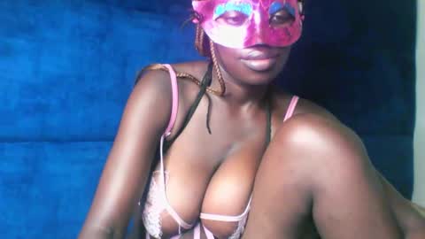 Snapshot of thickbaby9 chatting on November 9, 2025, 11:47 pm lovlyn online show from November 9, 2025, 11:47 pm