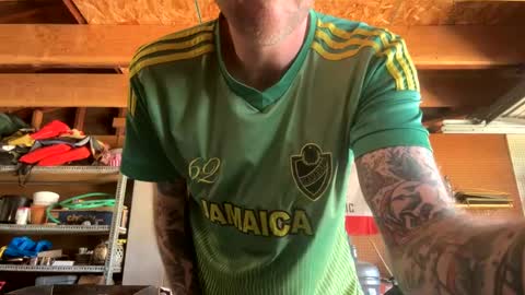 Snapshot of thickcockcali chatting on March 3, 2025, 8:32 pm CaliLove916 online show from March 3, 2025, 8:32 pm