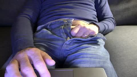 Thickru online show from March 29, 2026, 10:54 pm