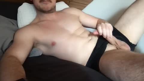 thierrinho8148 online show from March 2, 2026, 11:28 am