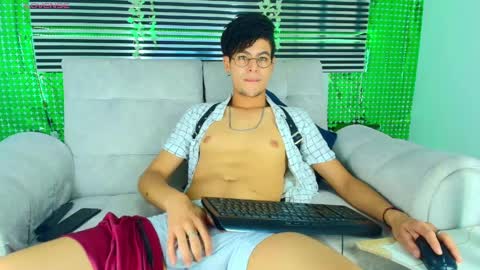 Thiago Saenzz online show from March 30, 2026, 5:14 pm