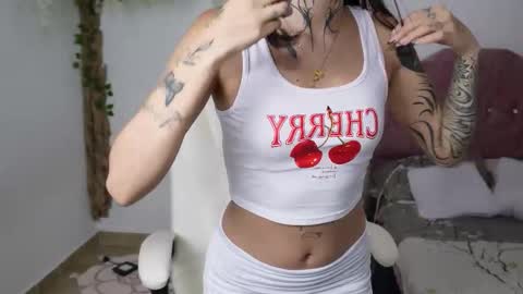 THIN PRINCESS  online show from October 19, 2025, 2:12 am