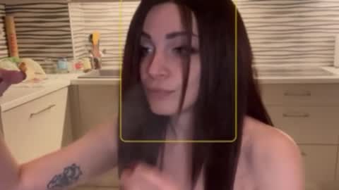 Sarra Rhies online show from March 17, 2026, 9:29 pm